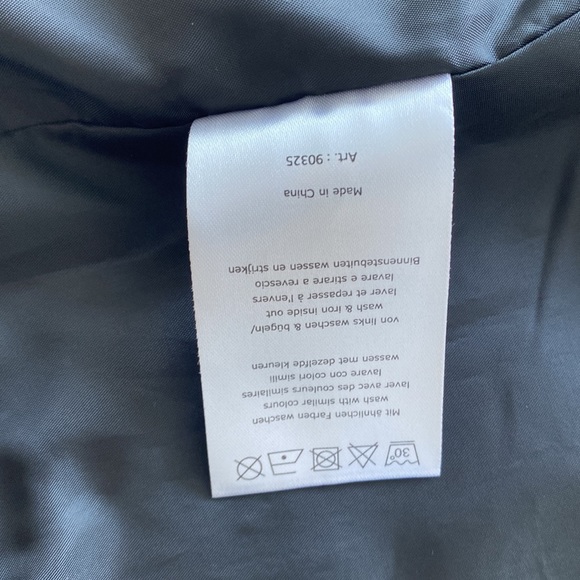 Blazer - Picture 5 of 5